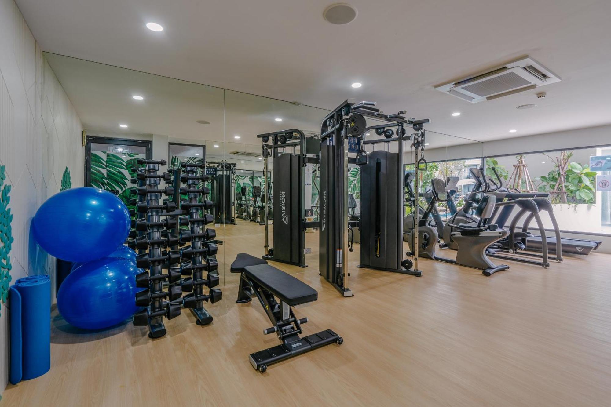 Phuket Emerald Beach Resort Karon Esterno foto