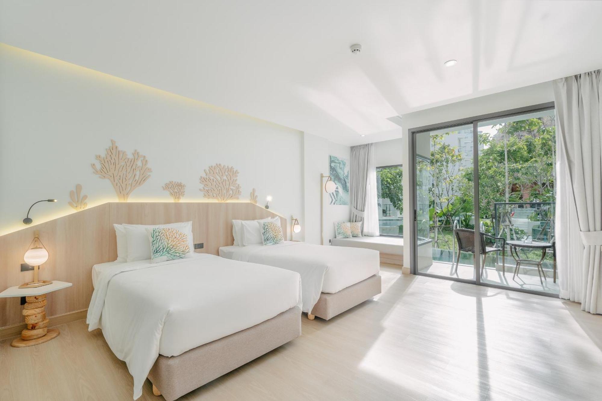 Phuket Emerald Beach Resort Karon Esterno foto