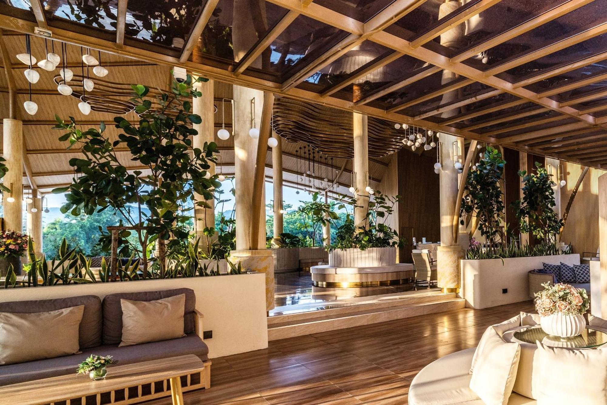 Phuket Emerald Beach Resort Karon Esterno foto