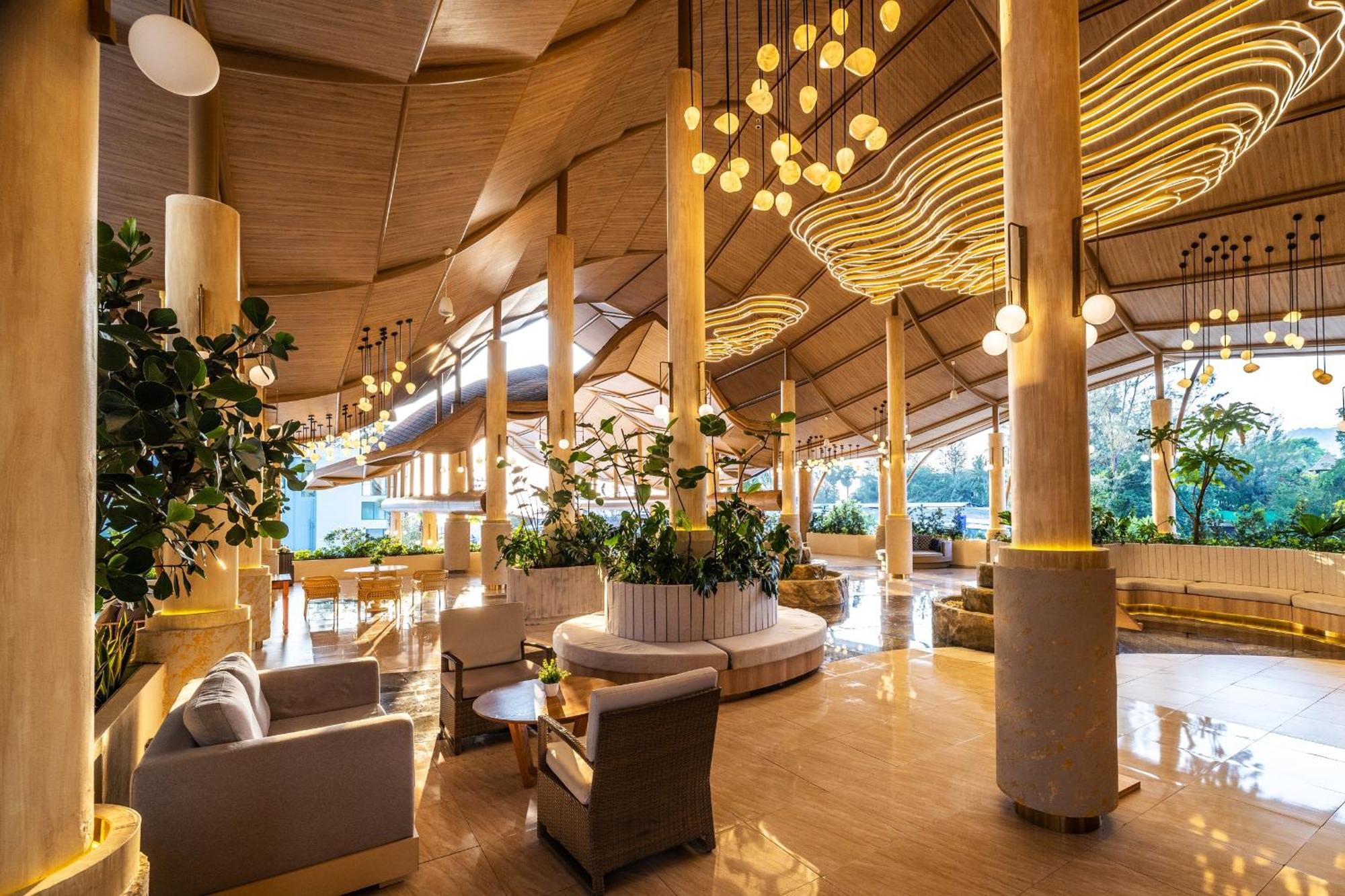Phuket Emerald Beach Resort Karon Esterno foto